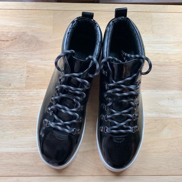 A7EIJE patent leather platform hiker/sneaker. - Picture 2 of 8